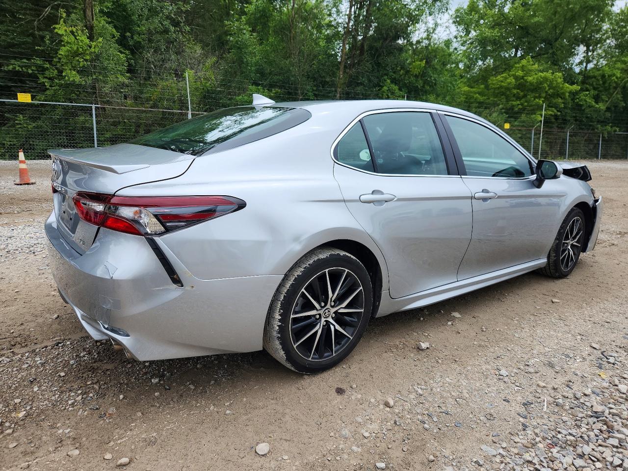 2021 TOYOTA CAMRY SE — снимка 3