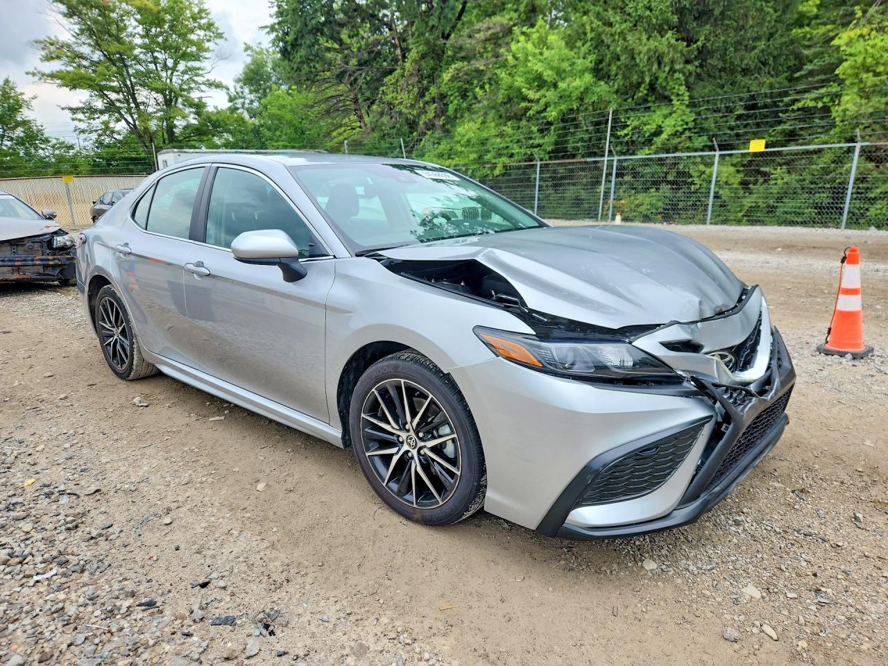 2021 TOYOTA CAMRY SE — снимка 4