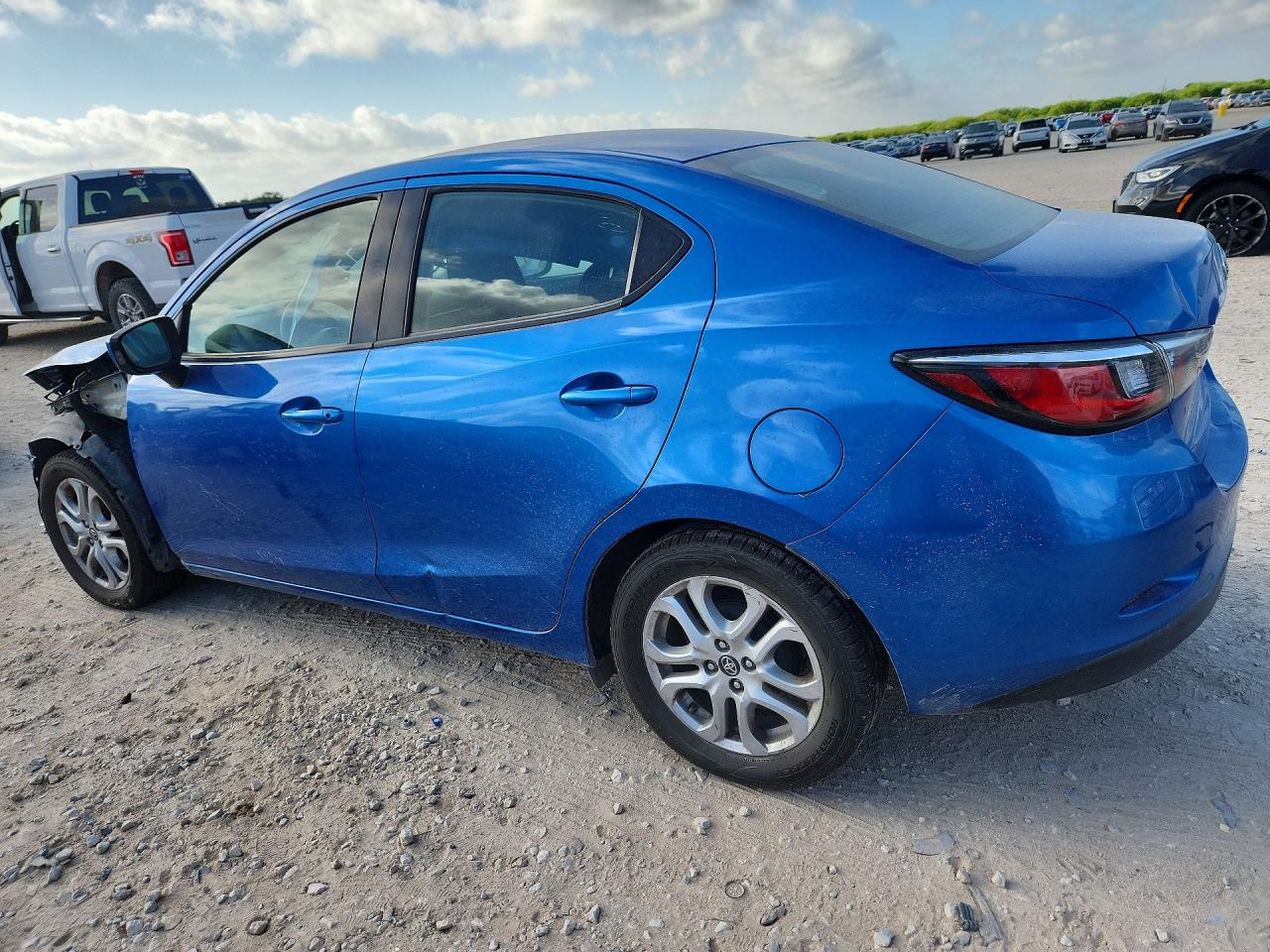 2017 TOYOTA YARIS IA BASE — снимка 2