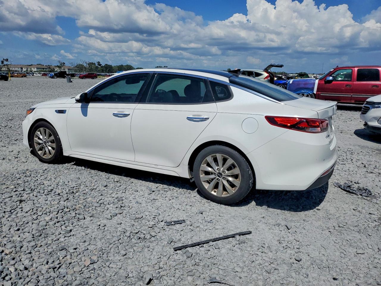 2018 KIA OPTIMA S — снимка 2
