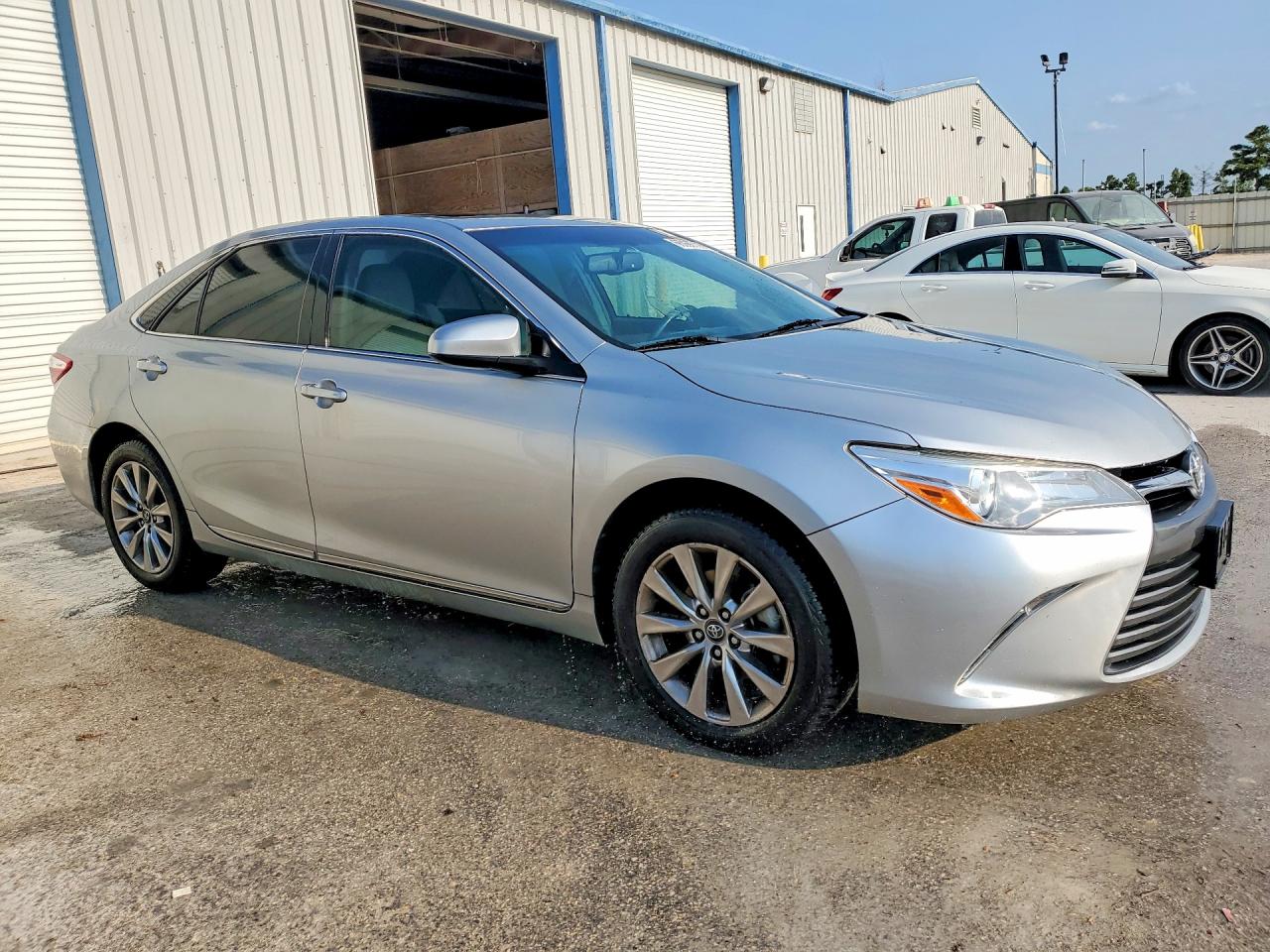 2017 TOYOTA CAMRY XLE — снимка 4
