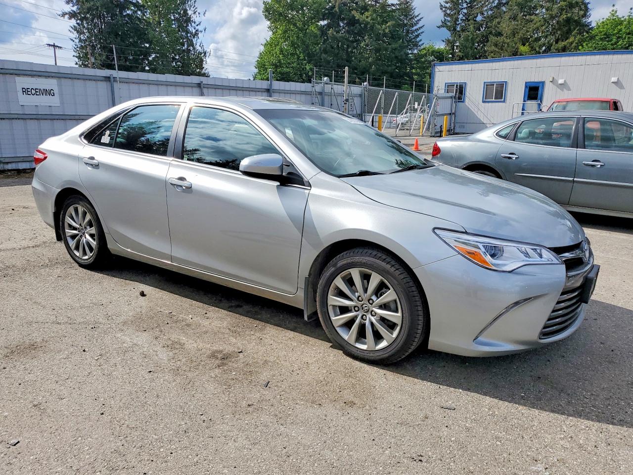 2015 TOYOTA CAMRY XLE V6 — снимка 4