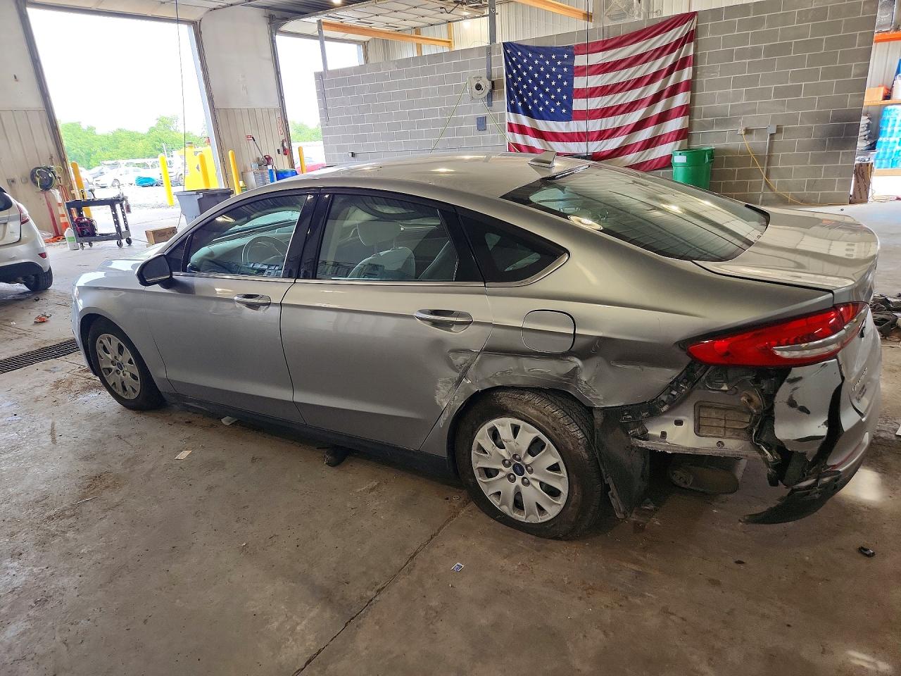 2020 FORD FUSION S — снимка 2