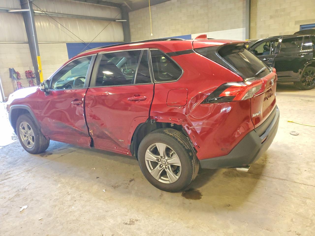 2024 TOYOTA RAV4 HYBRID XLE — снимка 2