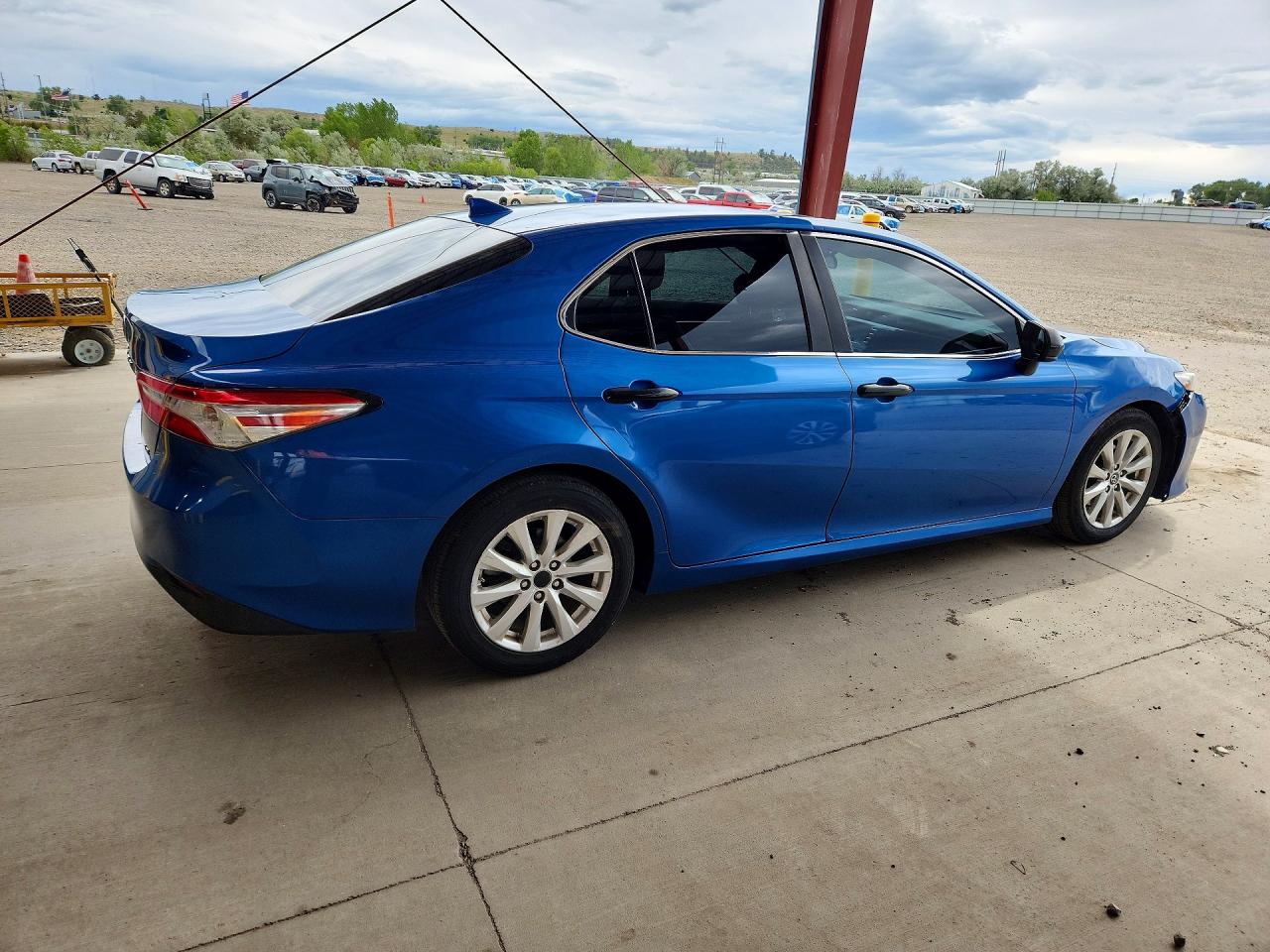 2019 TOYOTA CAMRY LE — снимка 3