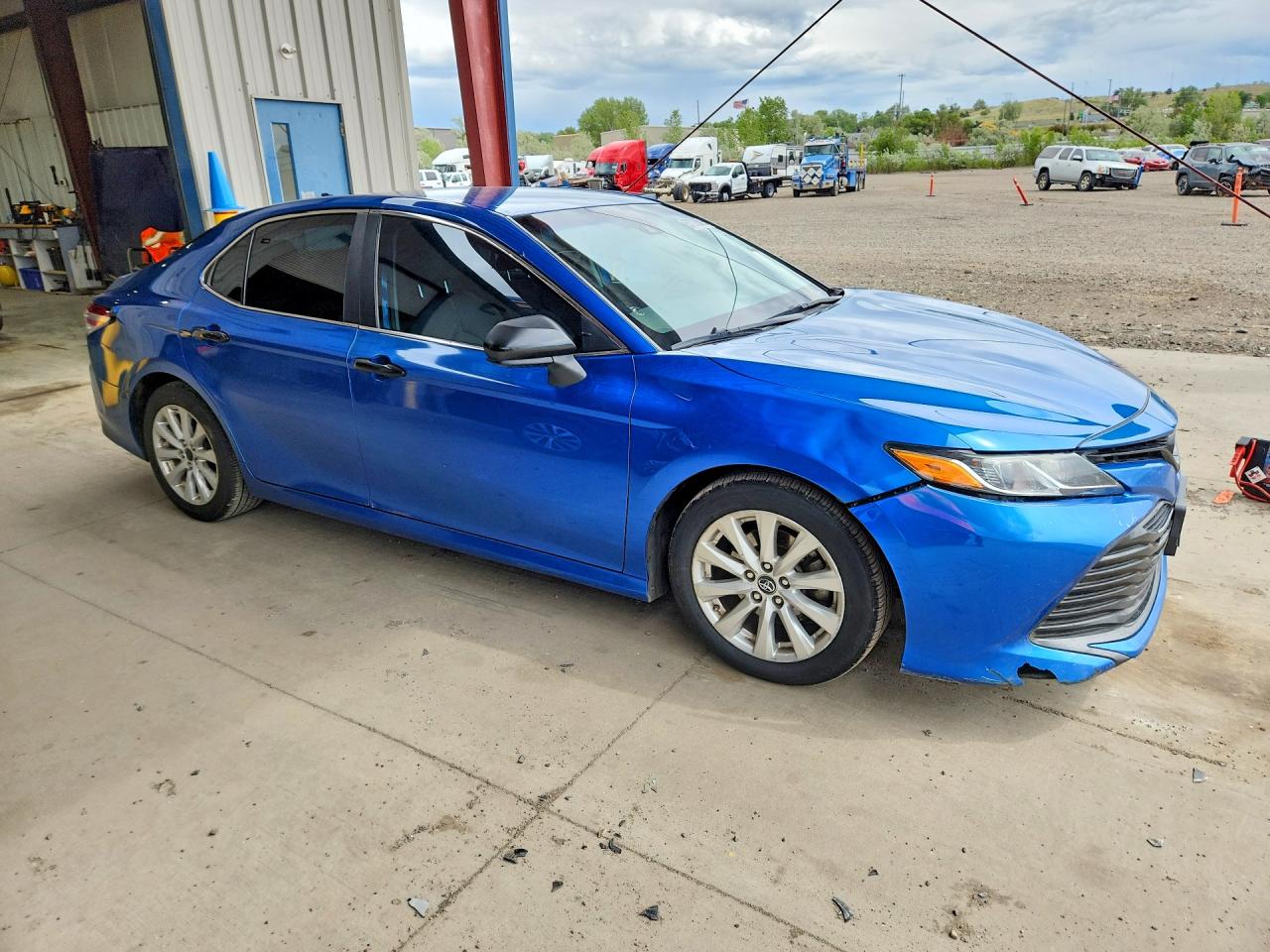 2019 TOYOTA CAMRY LE — снимка 4