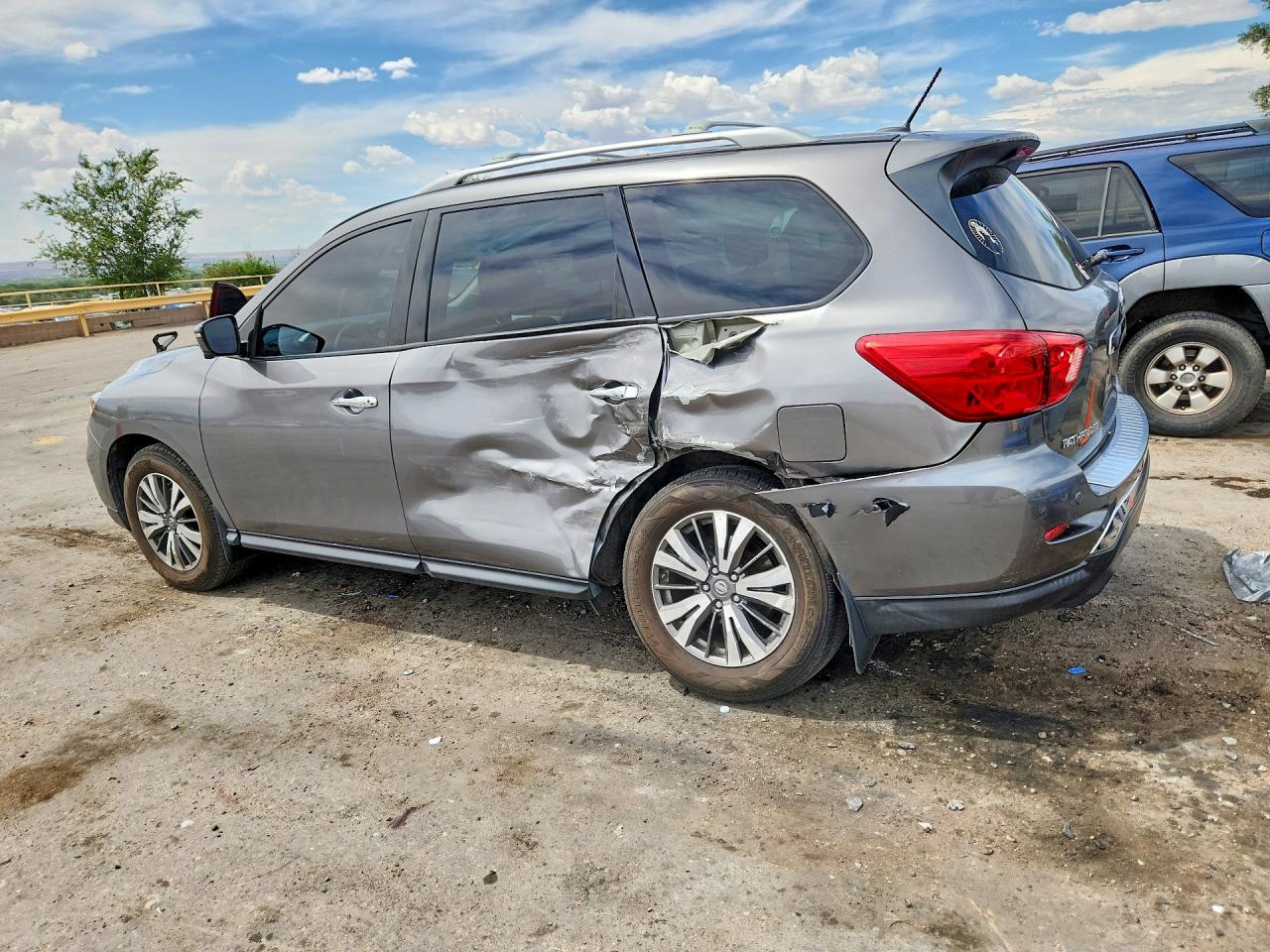 2017 NISSAN PATHFINDER SL — снимка 2