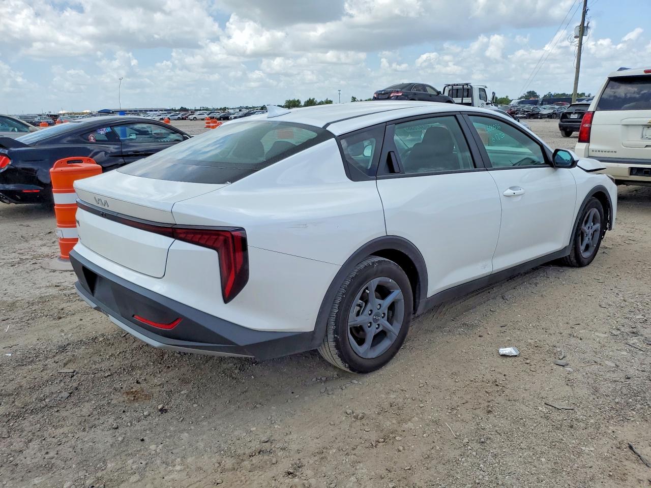 2026 KIA K4 LXS — снимка 3