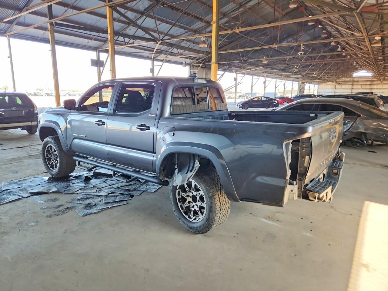 2017 TOYOTA TACOMA SR5 V6 — снимка 2