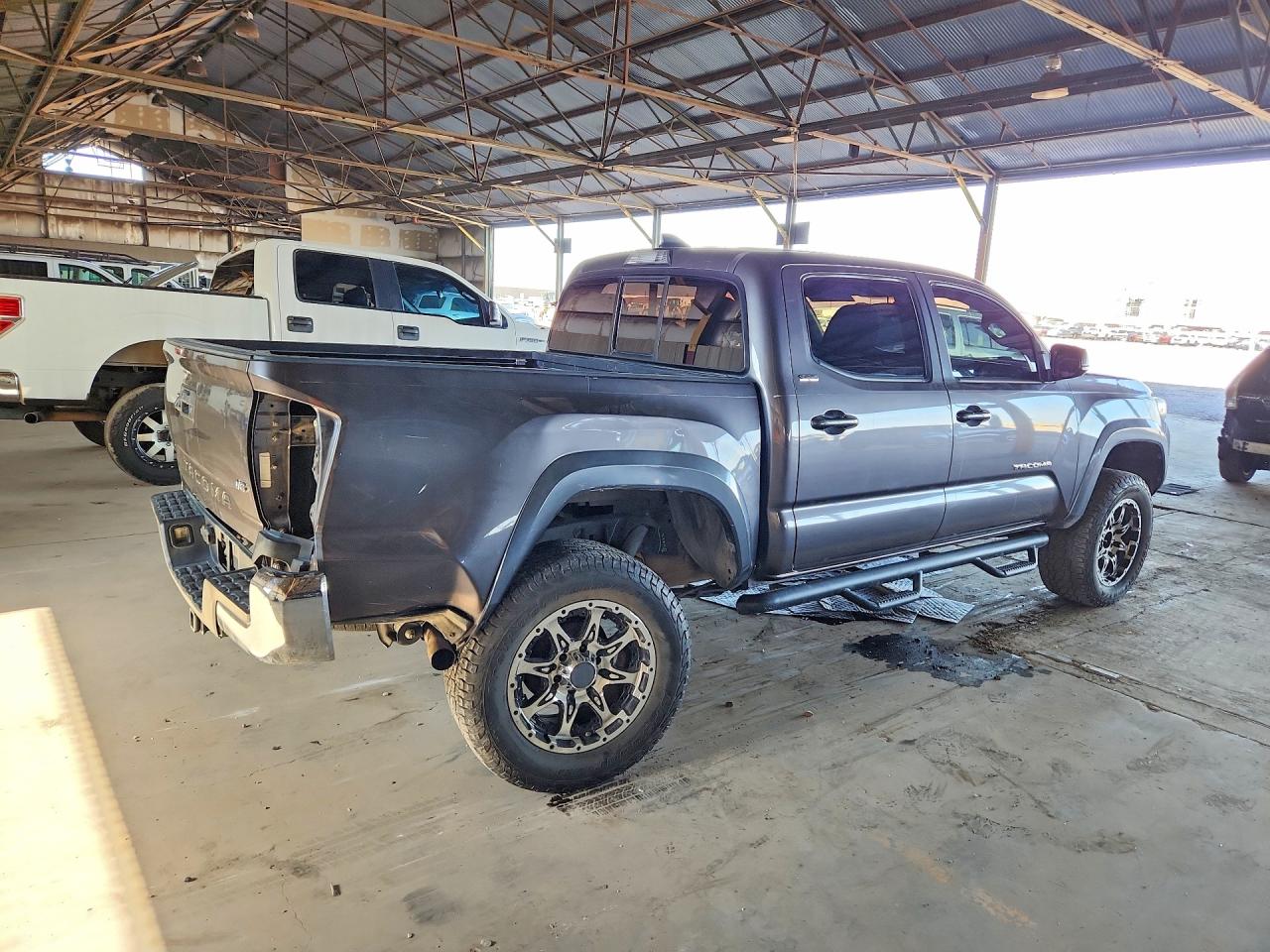 2017 TOYOTA TACOMA SR5 V6 — снимка 3