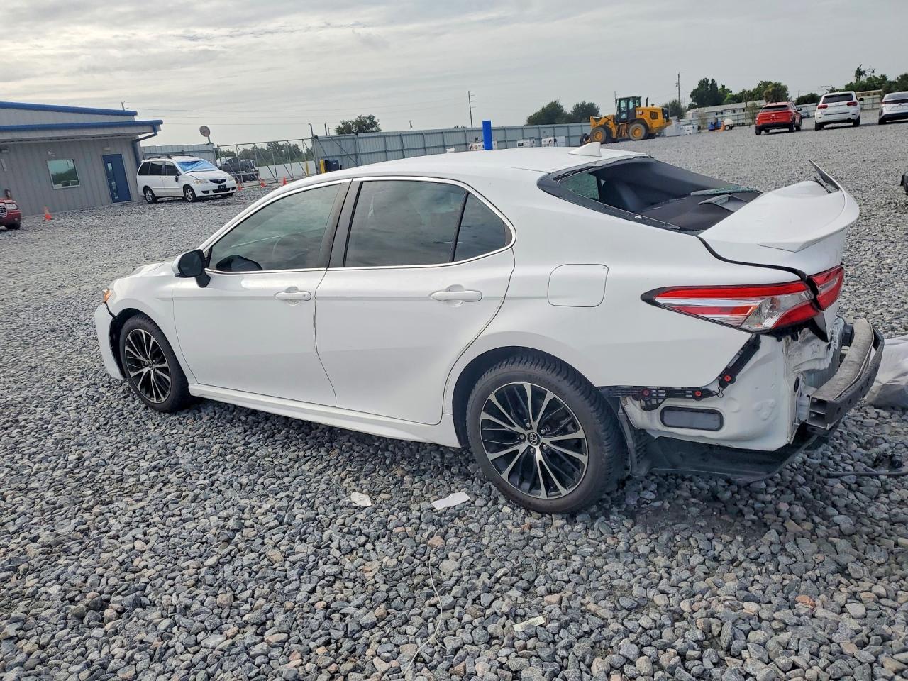 2020 TOYOTA CAMRY SE — снимка 2