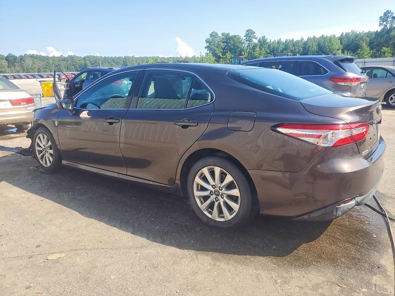 2018 TOYOTA CAMRY LE — снимка 2