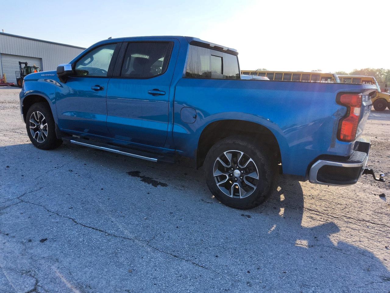 2024 CHEVROLET SILVERADO C1500 LT — снимка 2