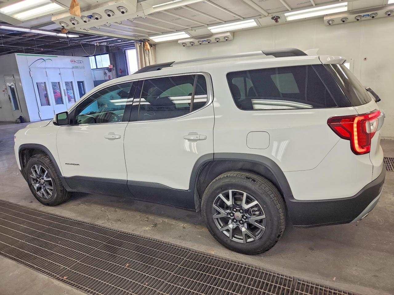 2023 GMC ACADIA SLT — снимка 2