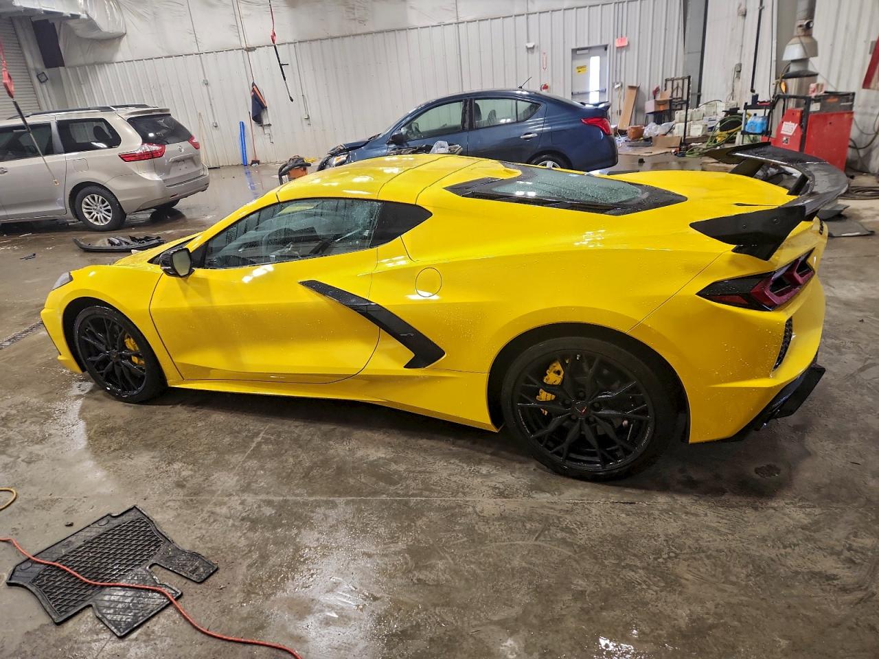 2025 CHEVROLET CORVETTE STINGRAY 2LT — снимка 2