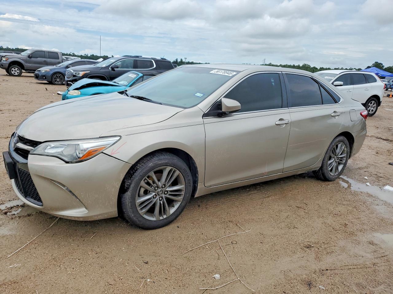 2016 TOYOTA CAMRY SE