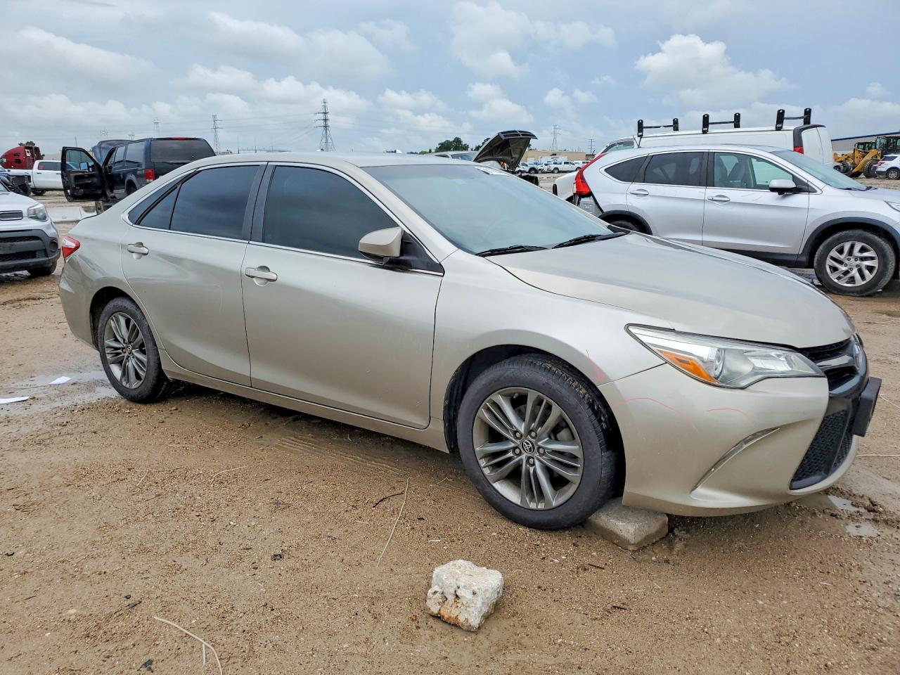 2016 TOYOTA CAMRY SE — снимка 4