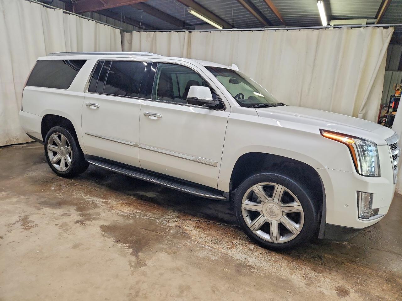 2017 CADILLAC ESCALADE ESV LUXURY — снимка 4