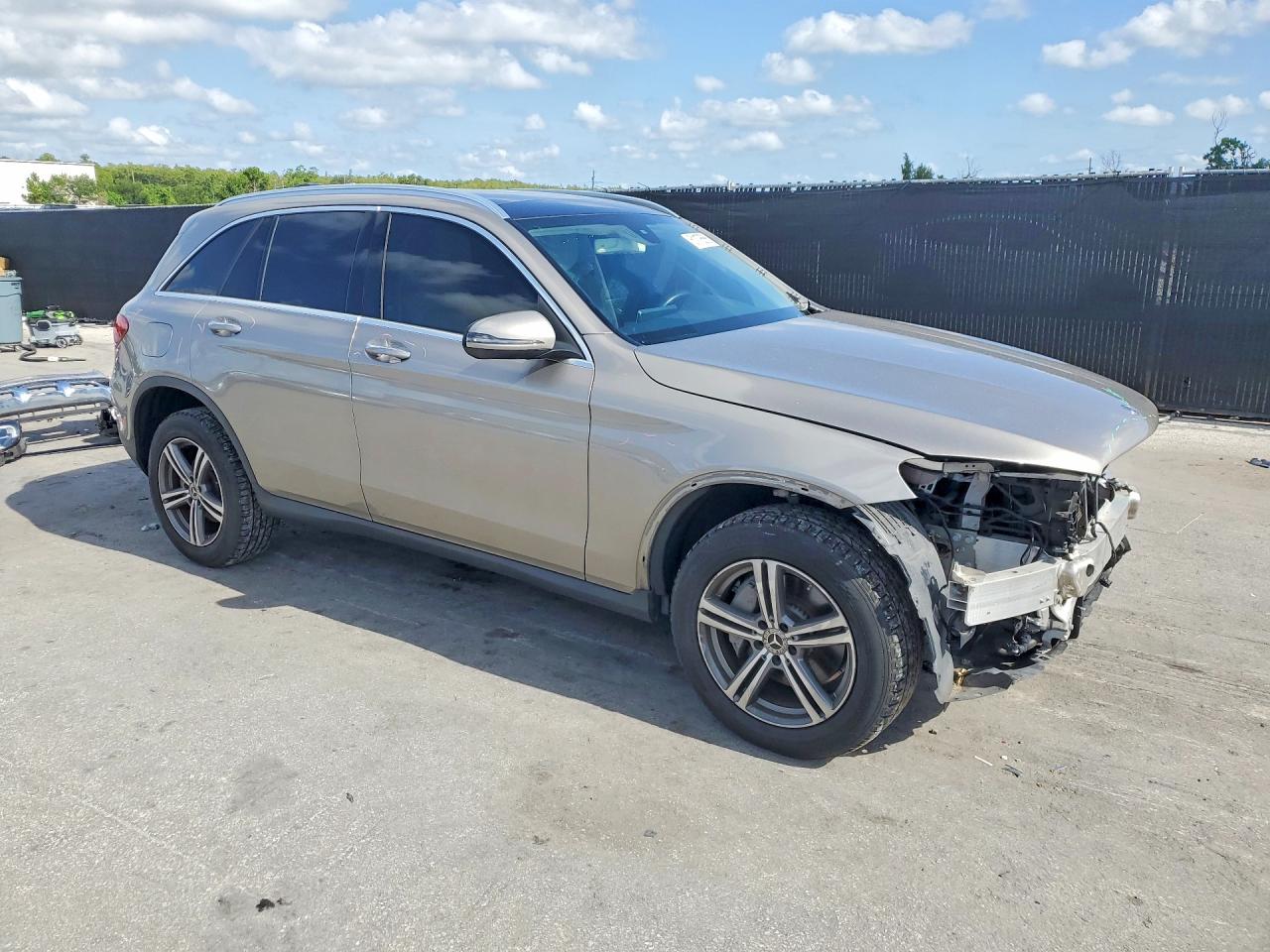 2020 MERCEDES-BENZ GLC 300 — снимка 4