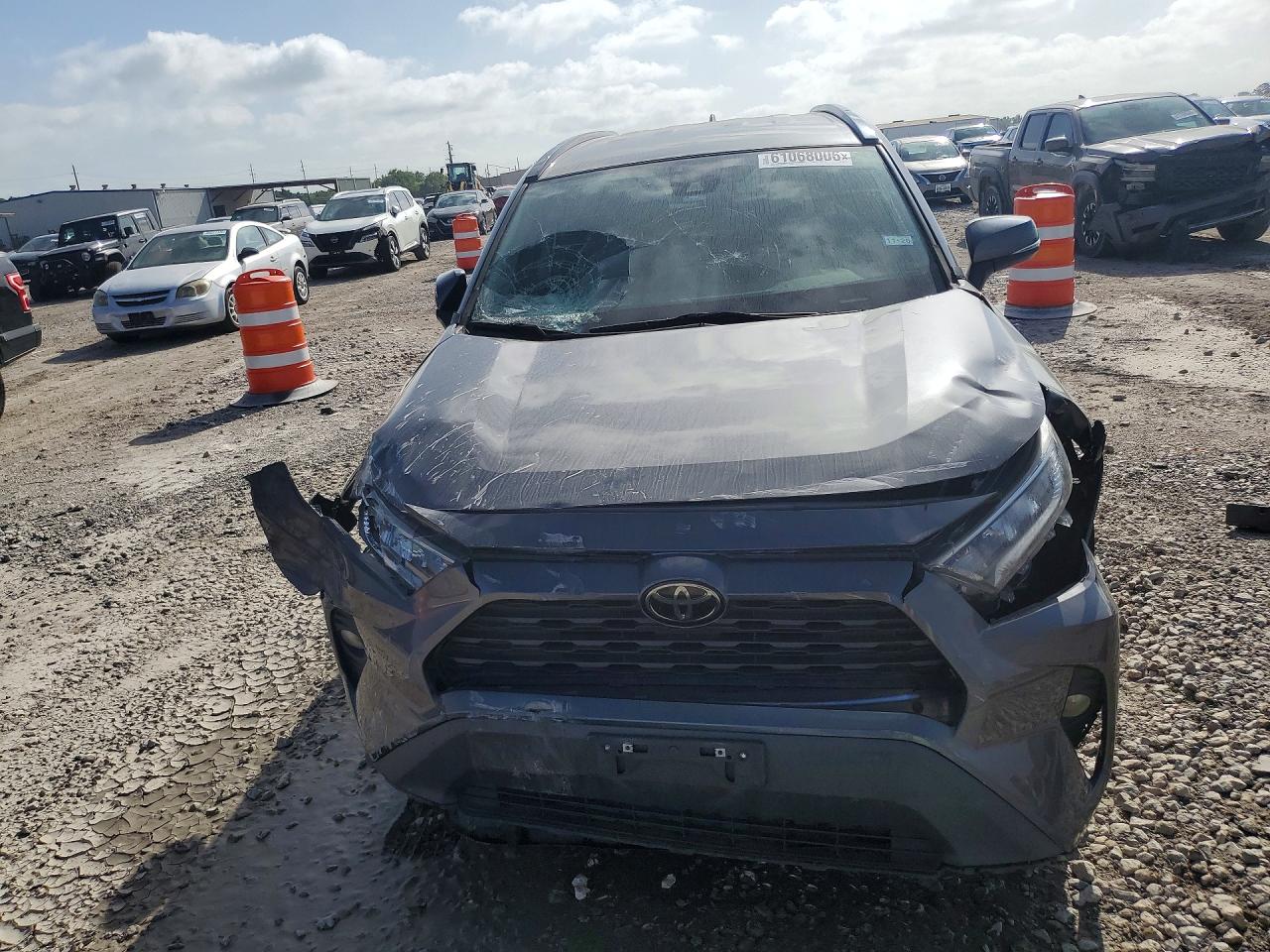 2021 TOYOTA RAV4 XLE — снимка 5