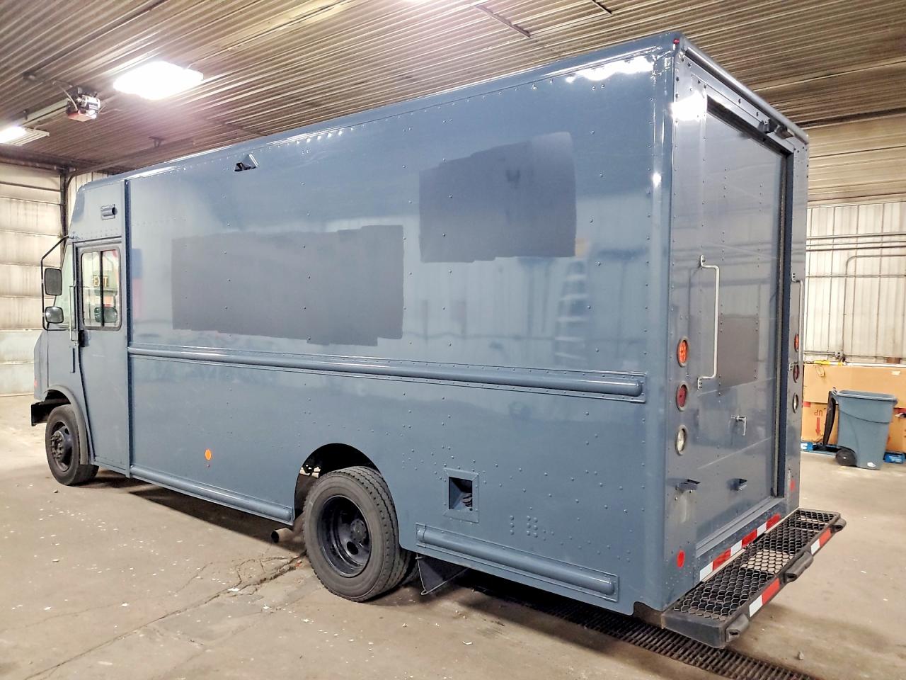 2020 FORD F59 — снимка 2