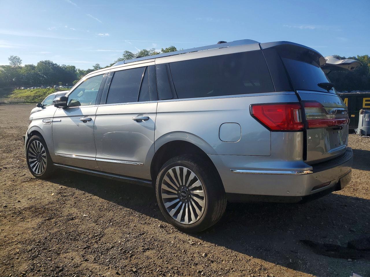 2021 LINCOLN NAVIGATOR L RESERVE — снимка 2