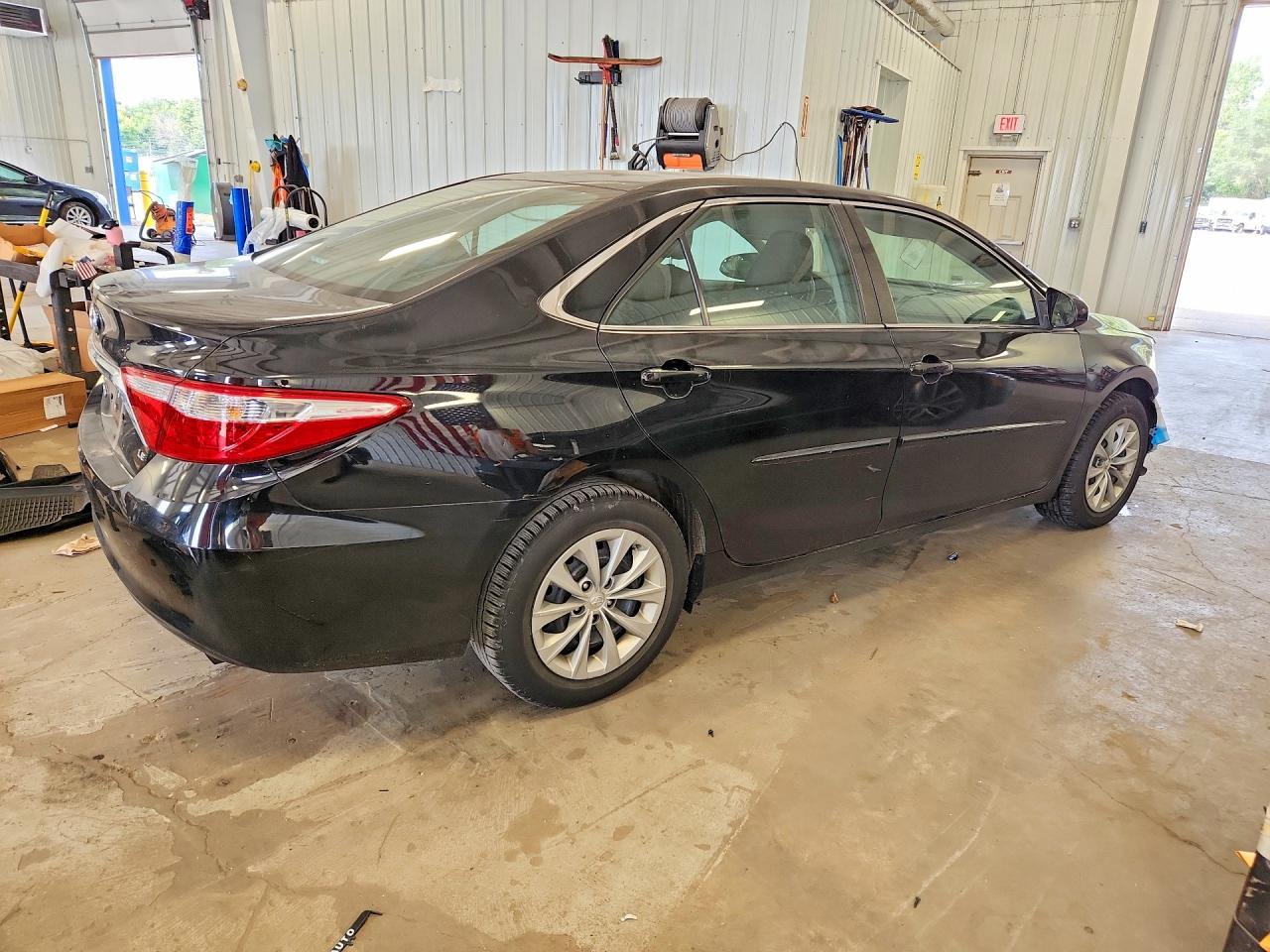 2017 TOYOTA CAMRY LE — снимка 3