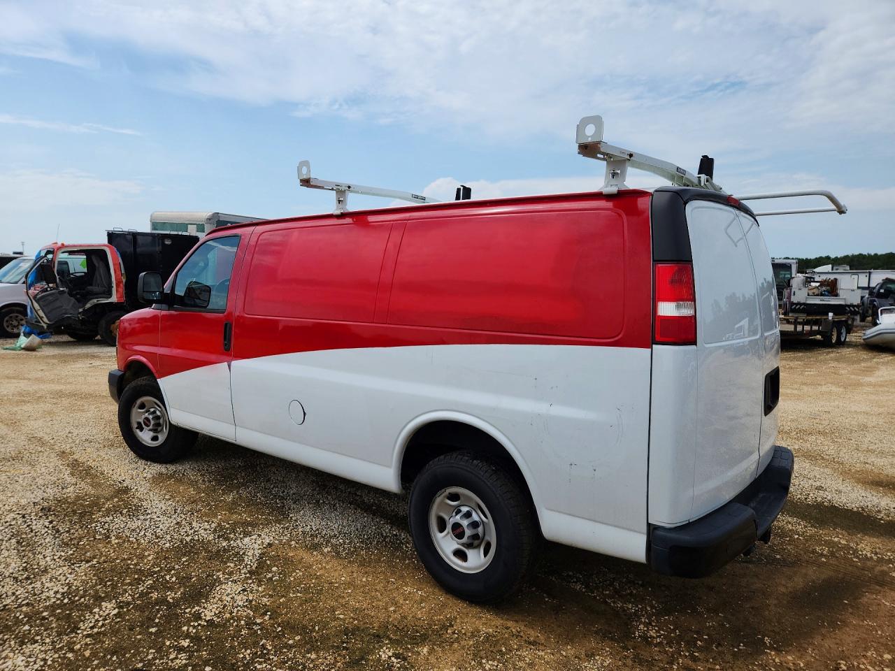 2023 GMC SAVANA G2500 — снимка 2