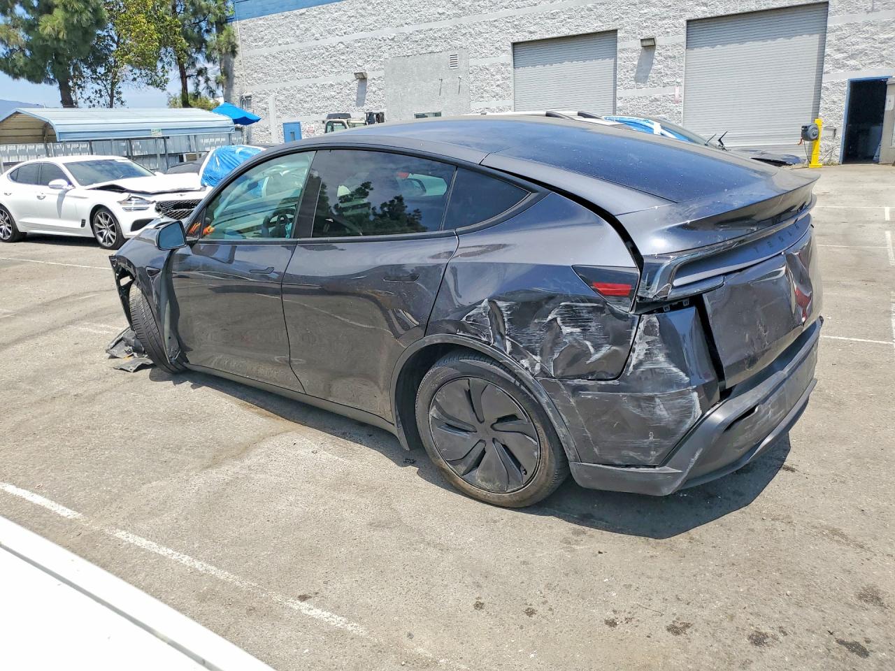 2026 TESLA MODEL Y — снимка 2
