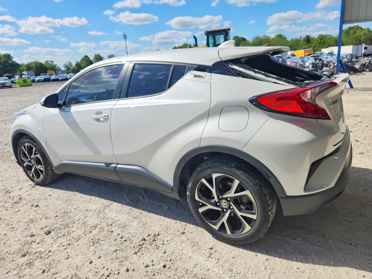 2020 TOYOTA C-HR XLE — снимка 2
