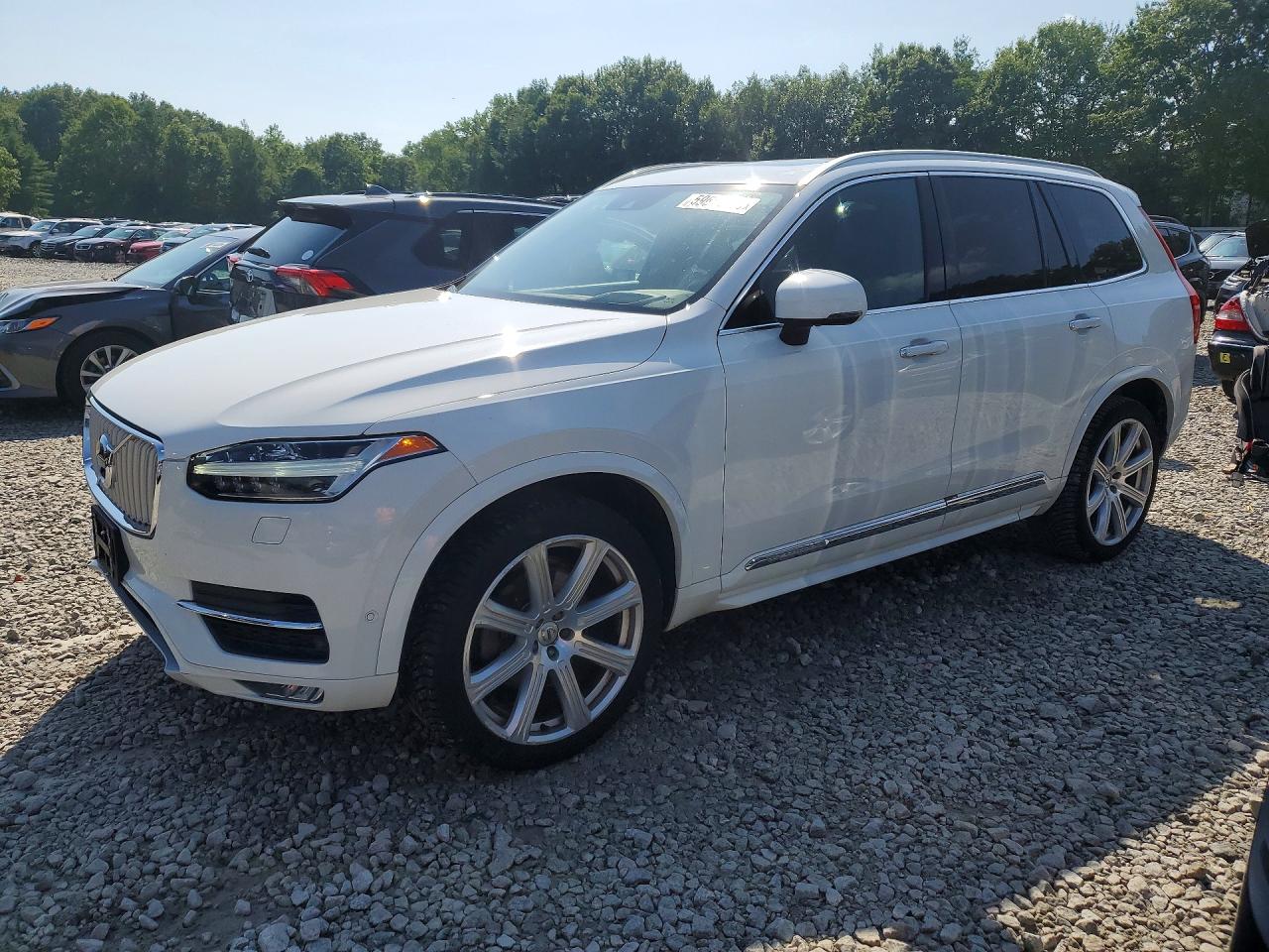 2017 VOLVO XC90 T6