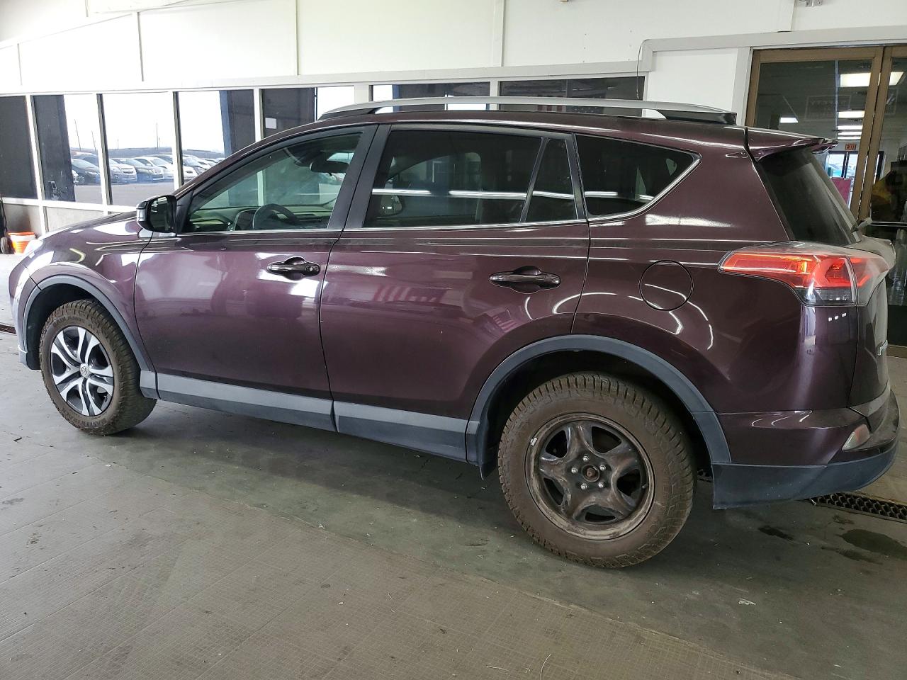 2017 TOYOTA RAV4 LE — снимка 2