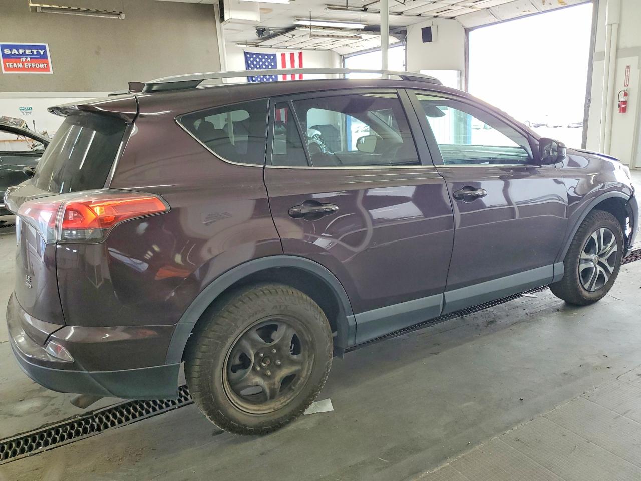 2017 TOYOTA RAV4 LE — снимка 3