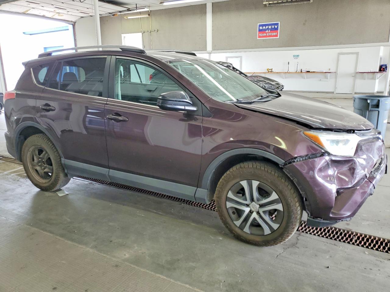 2017 TOYOTA RAV4 LE — снимка 4