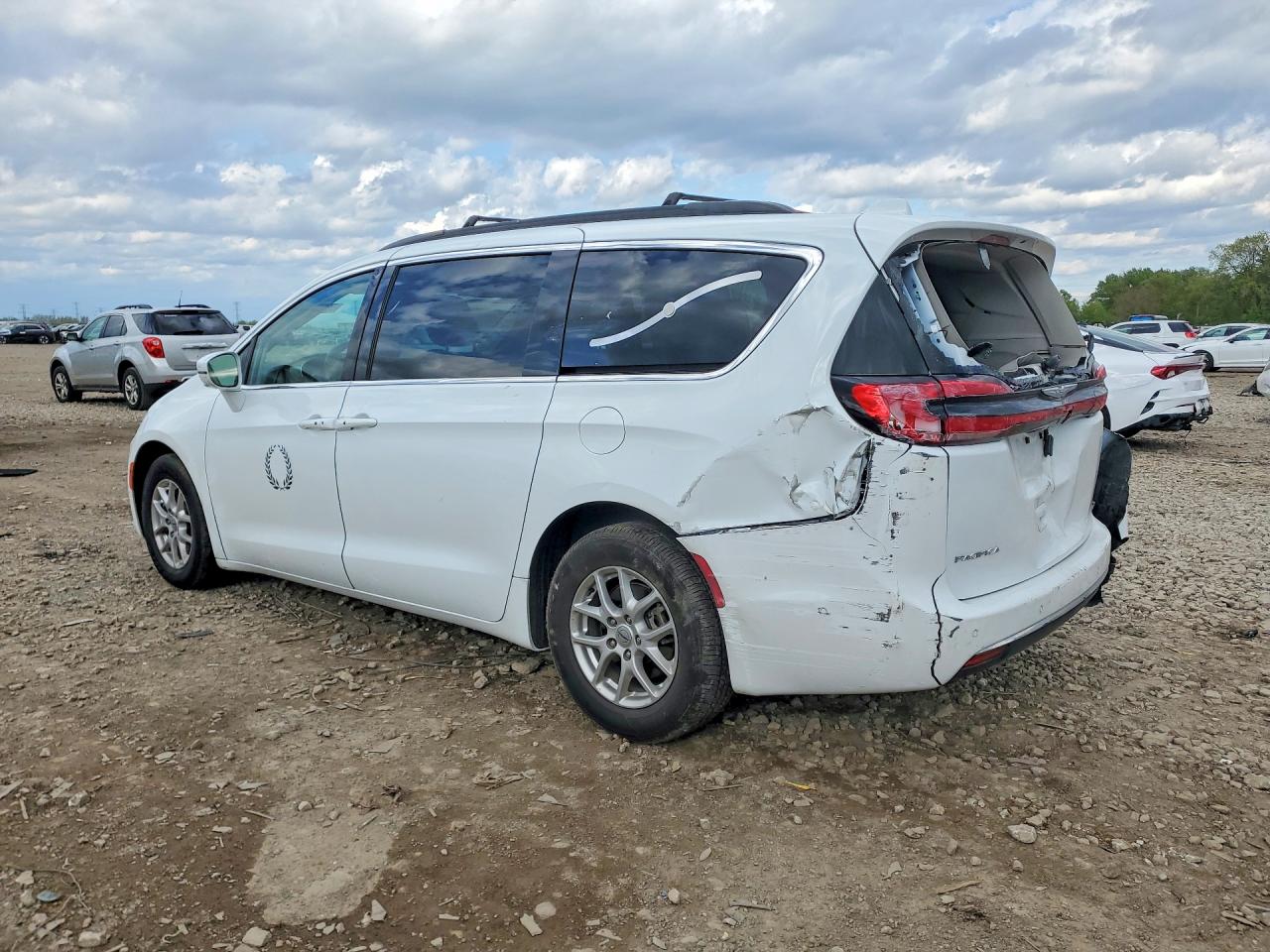 2022 CHRYSLER PACIFICA TOURING L — снимка 2