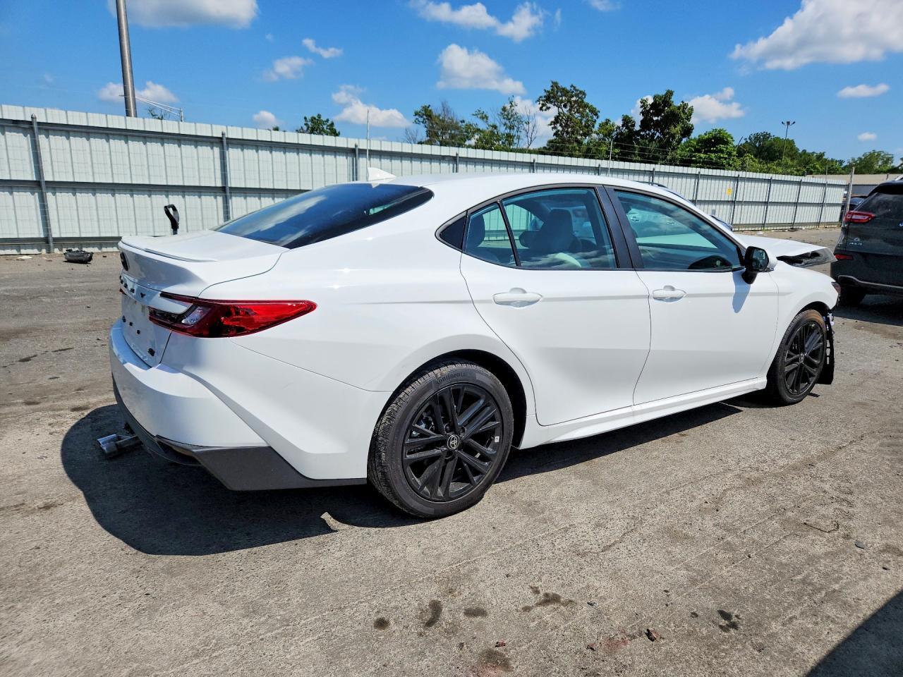 2026 TOYOTA CAMRY SE — снимка 3