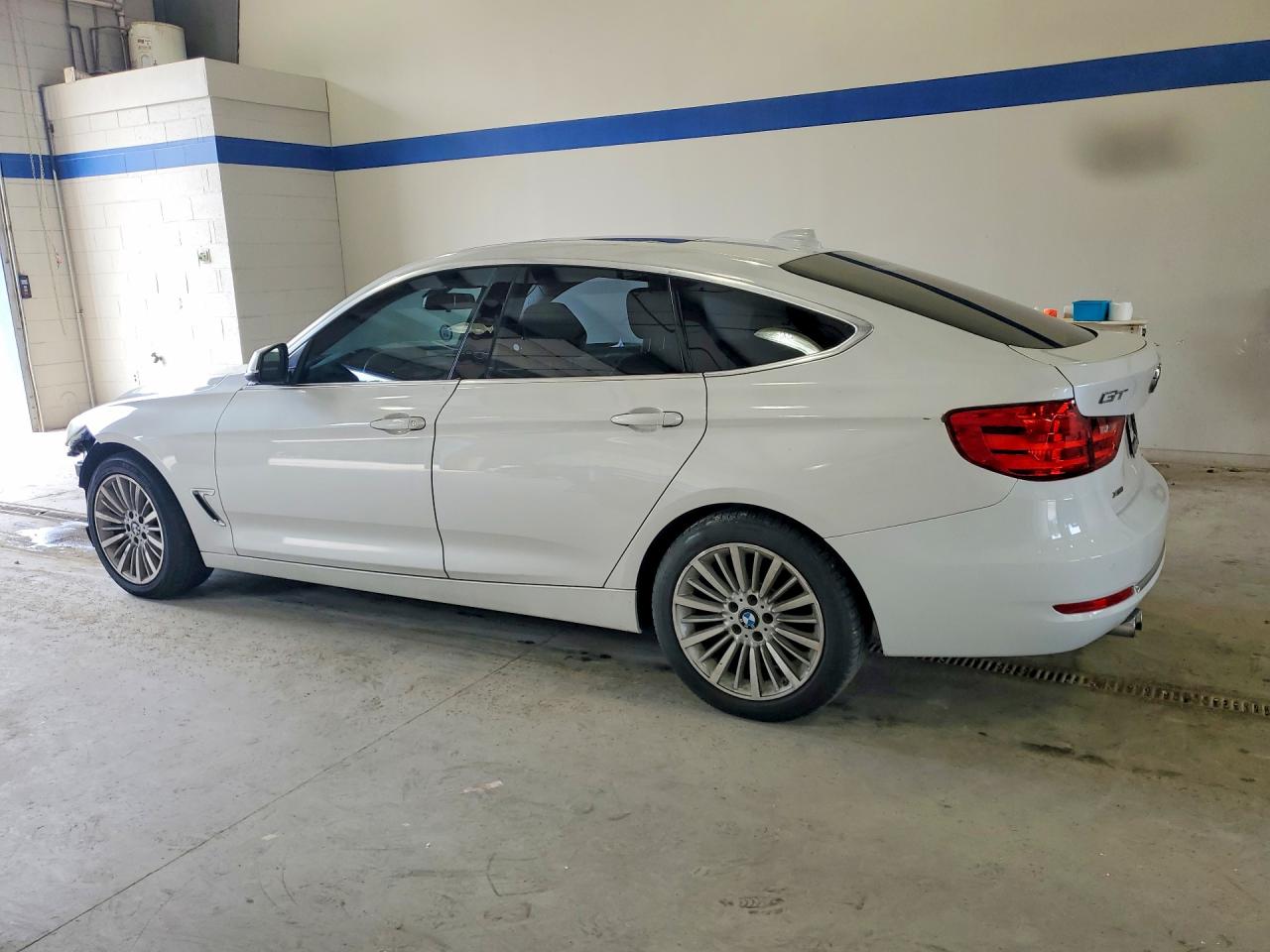2015 BMW 328 XIGT — снимка 2