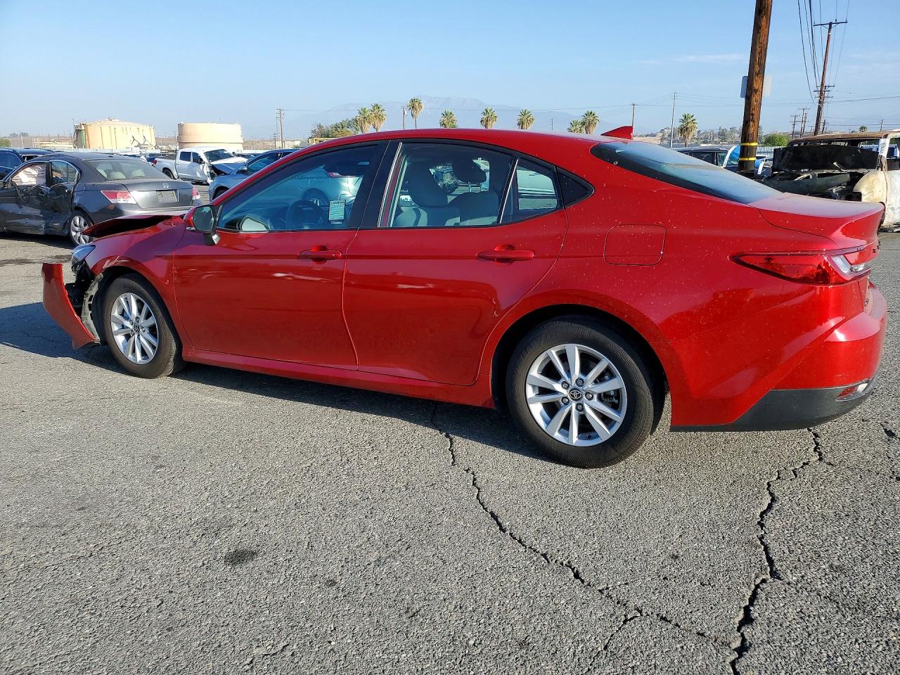 2025 TOYOTA CAMRY LE — снимка 2