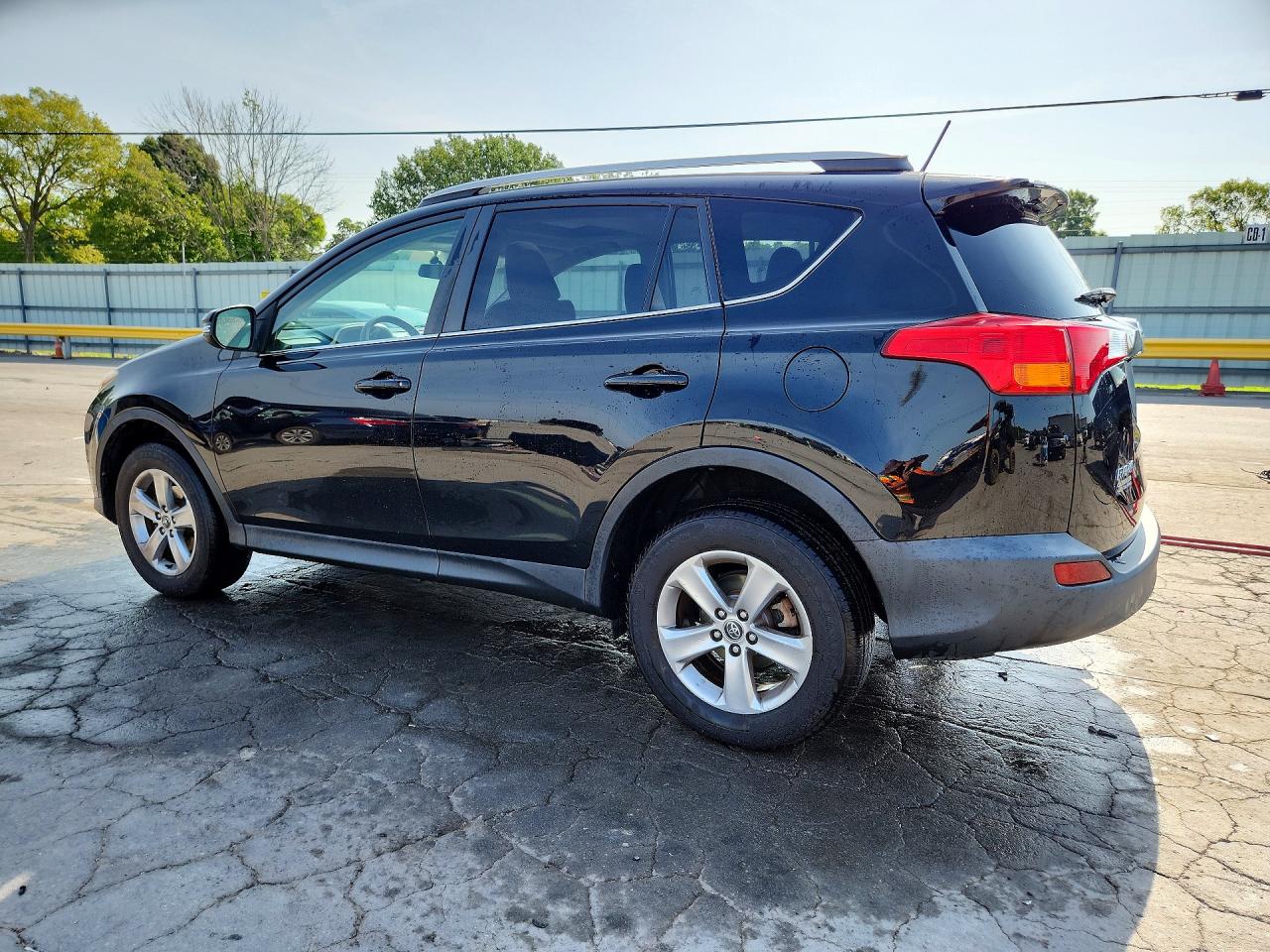 2015 TOYOTA RAV4 XLE — снимка 2