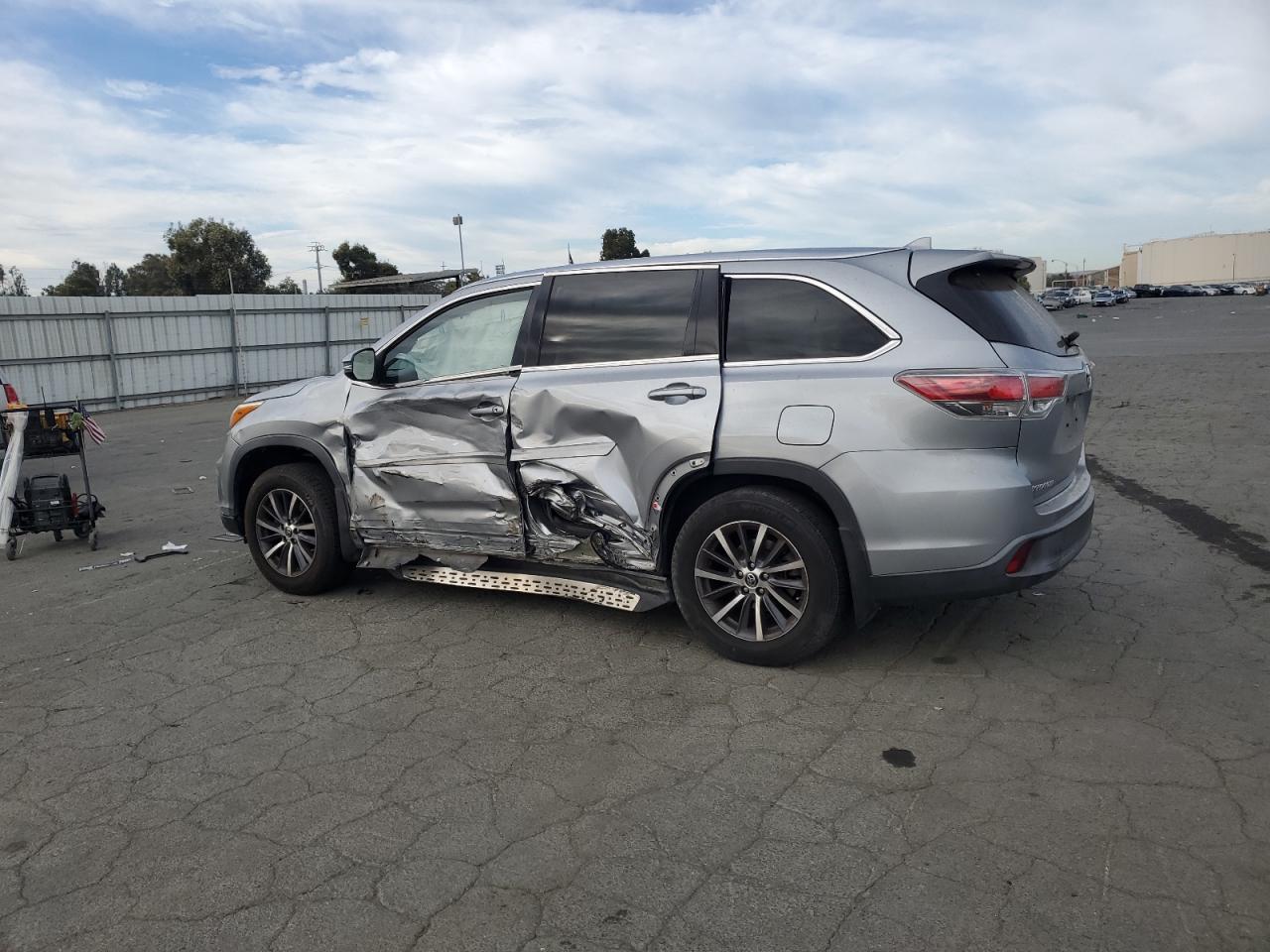 2016 TOYOTA HIGHLANDER XLE — снимка 2