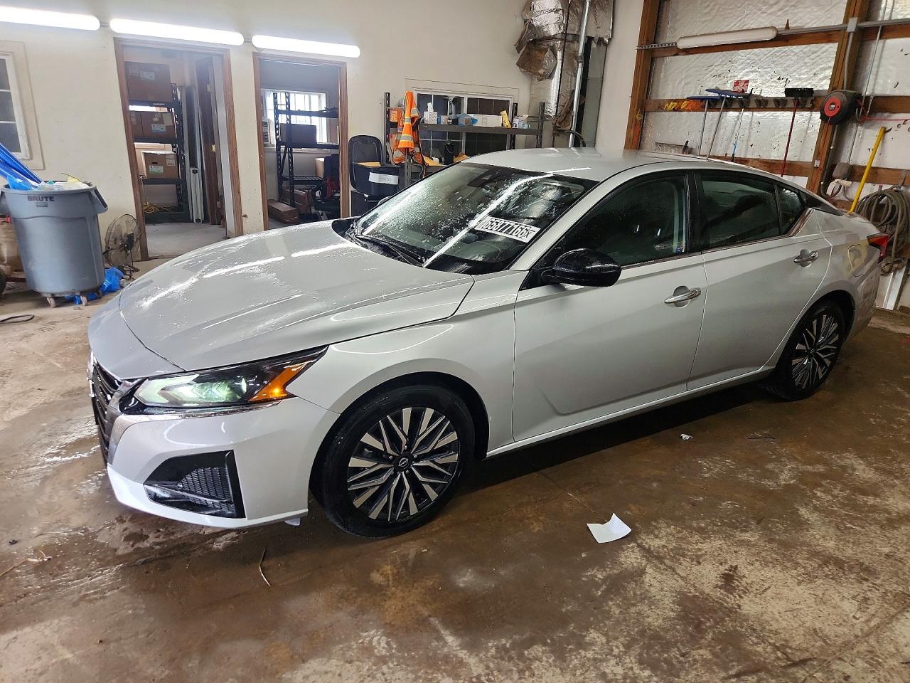 2025 NISSAN ALTIMA SV
