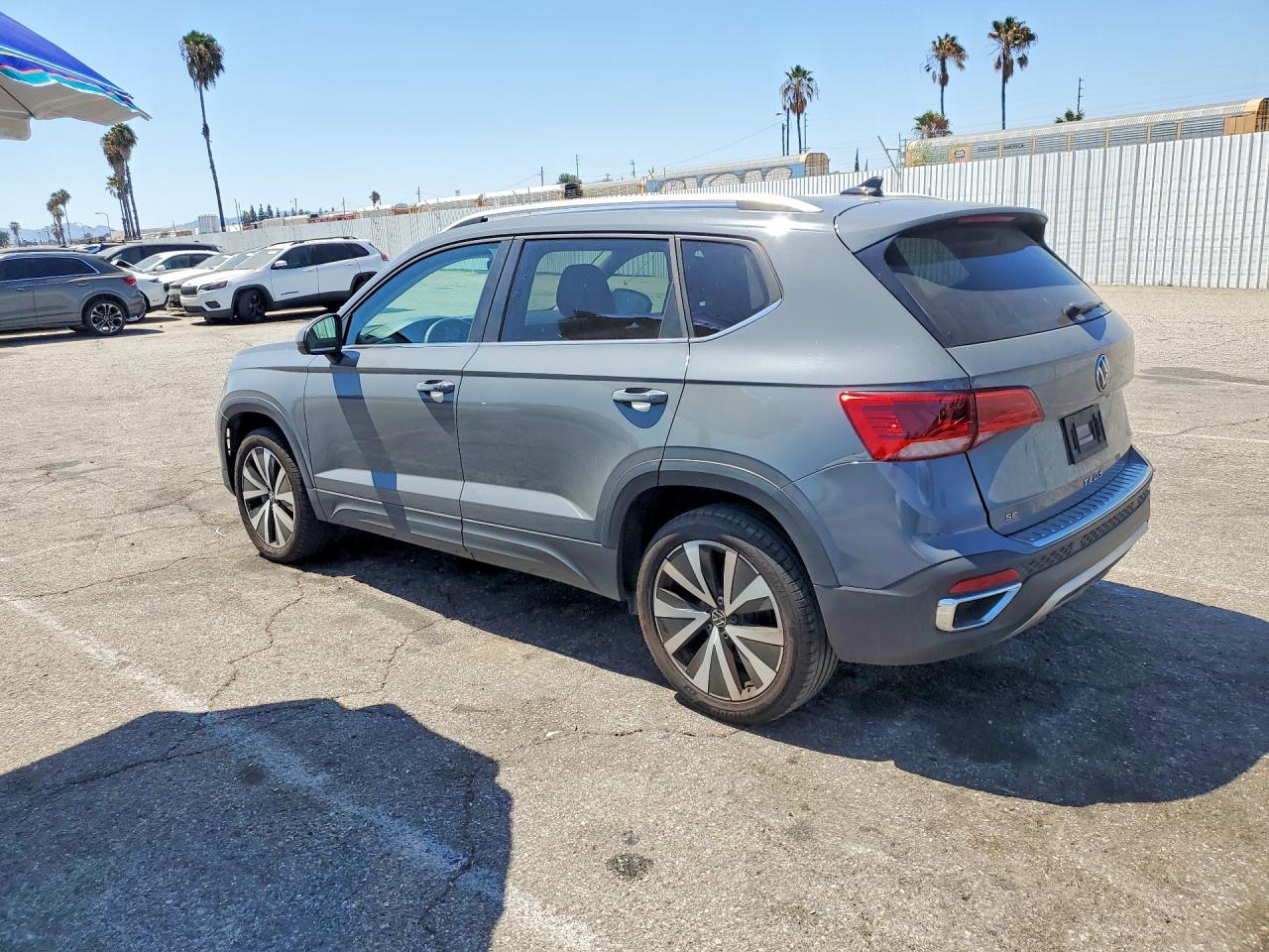 2023 VOLKSWAGEN TAOS SE — снимка 2