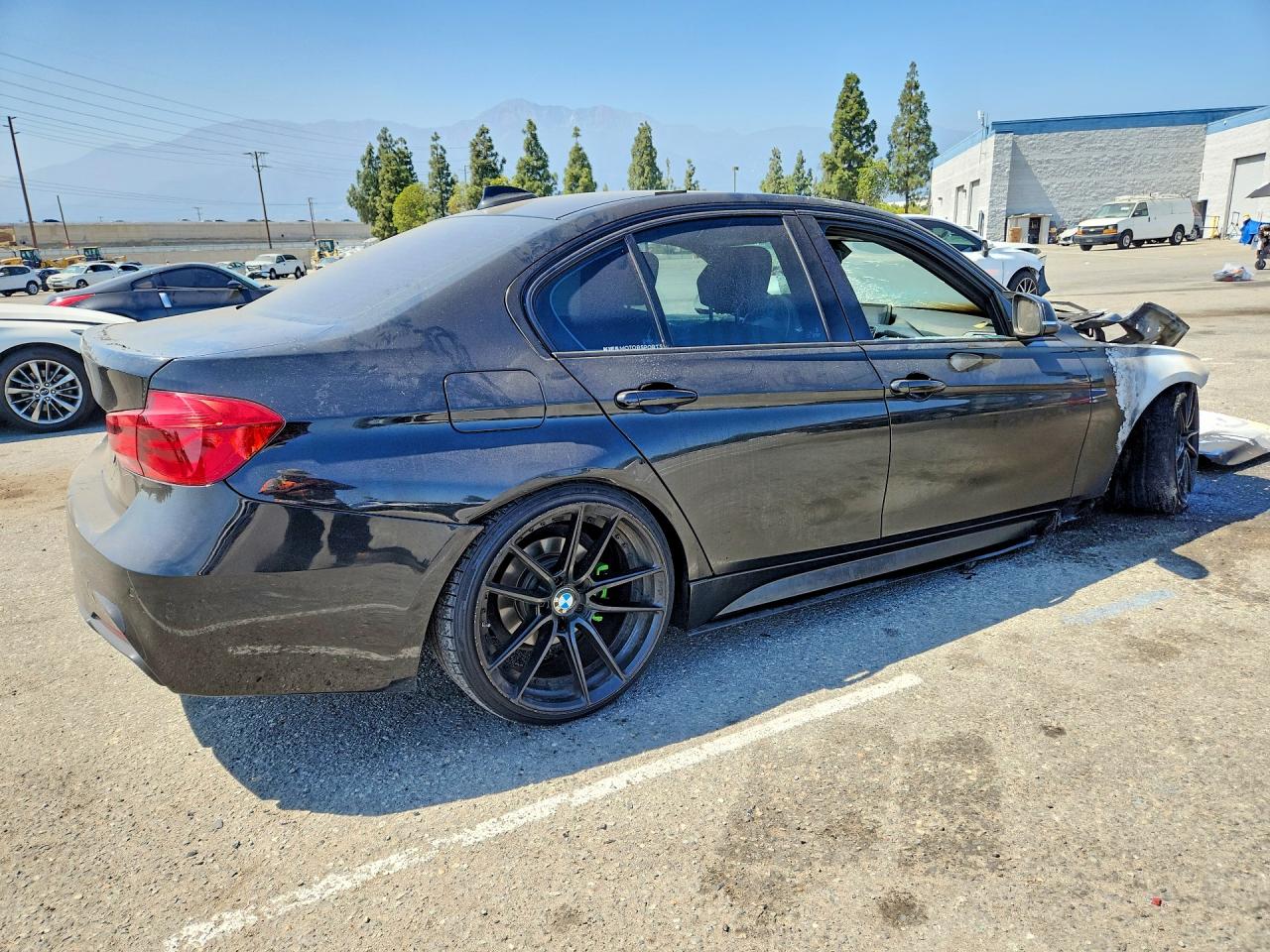 2017 BMW 330 I — снимка 3