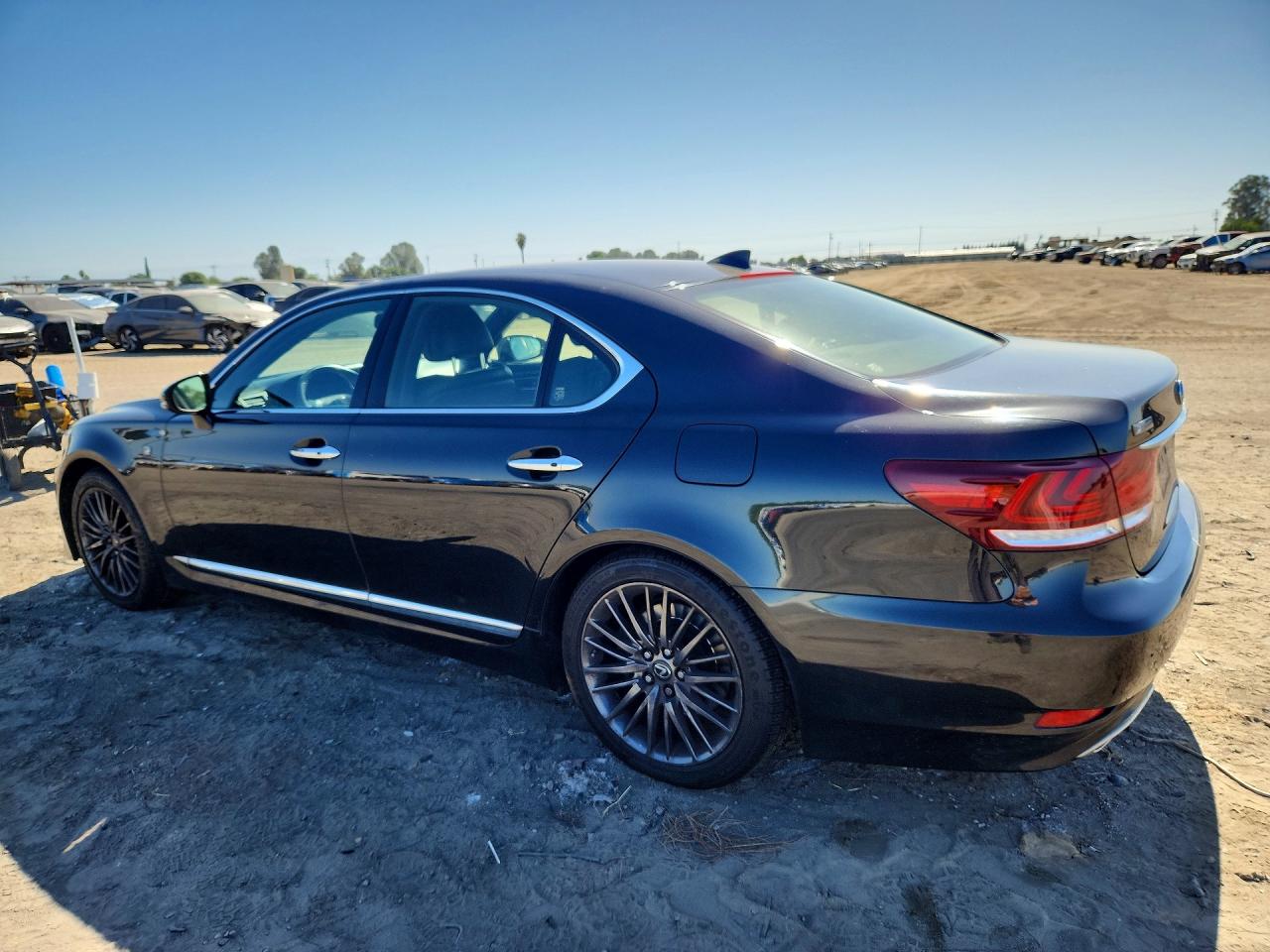2017 LEXUS LS 460 — снимка 2