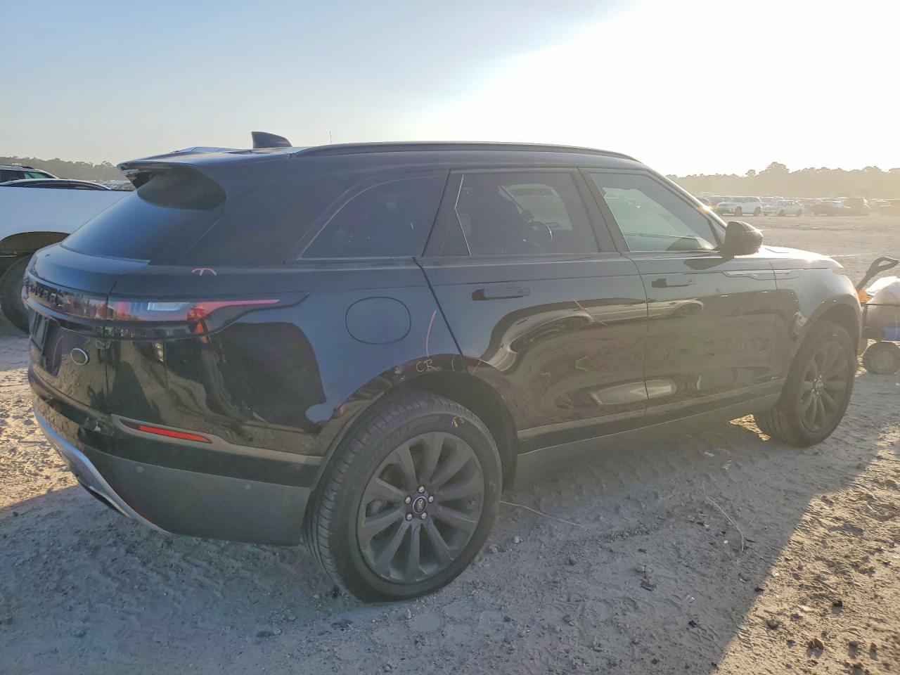 2018 LAND ROVER RANGE ROVER VELAR R-DYNAMIC SE — снимка 3