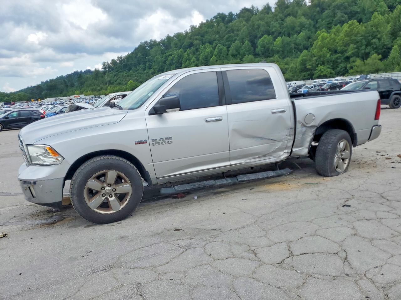 2016 RAM 1500 SLT