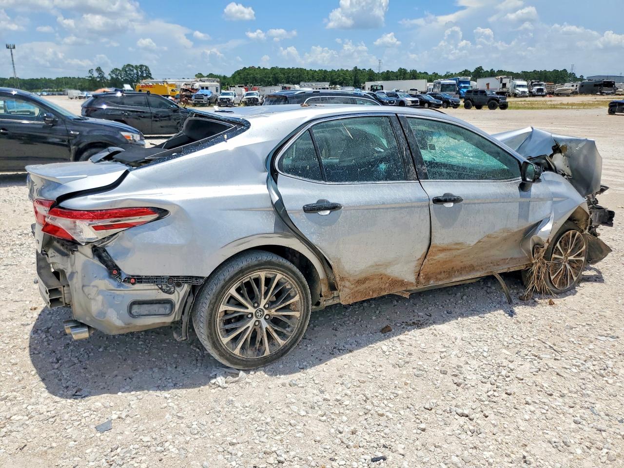2019 TOYOTA CAMRY SE — снимка 3