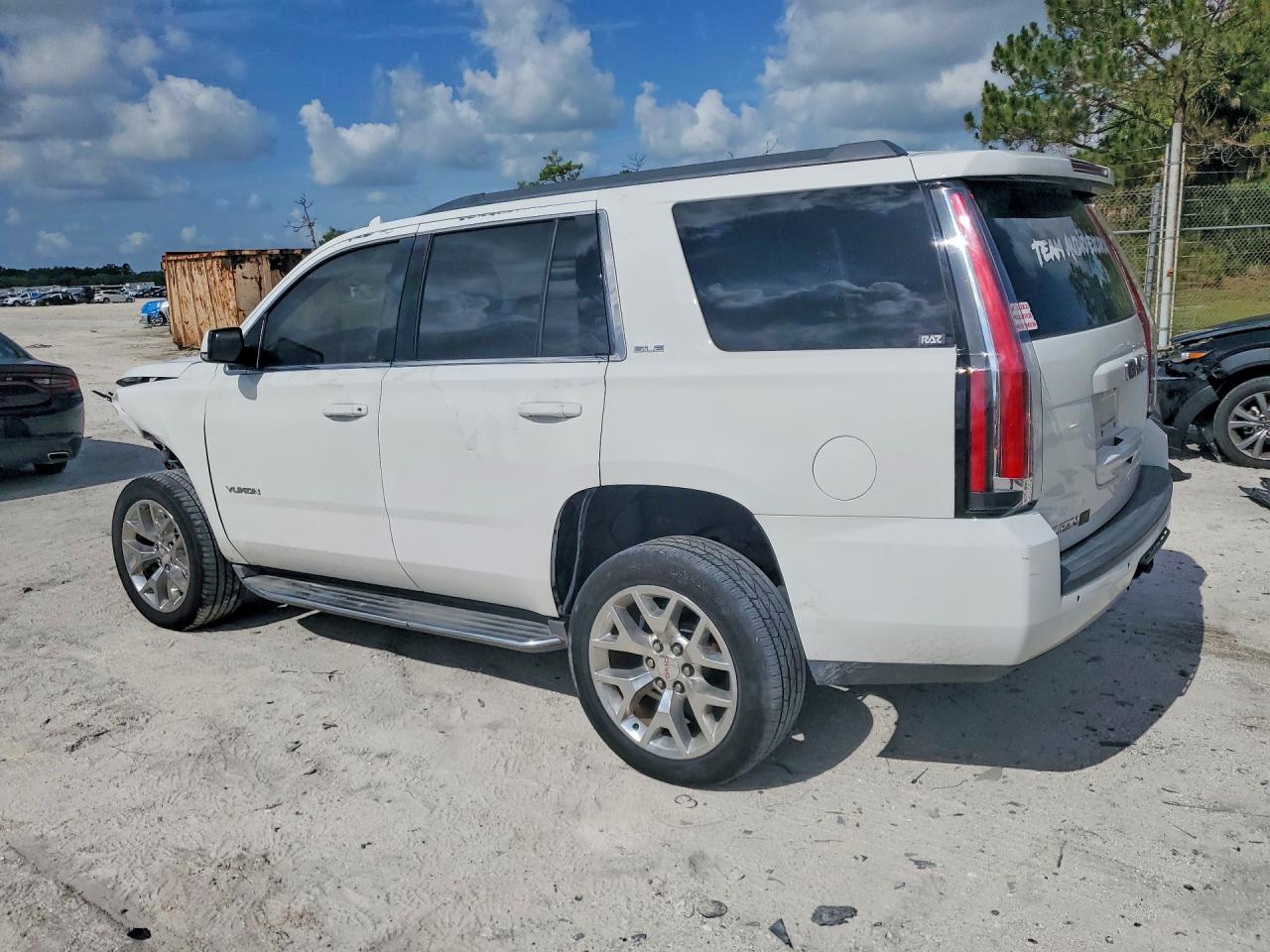 2015 GMC YUKON SLE — снимка 2