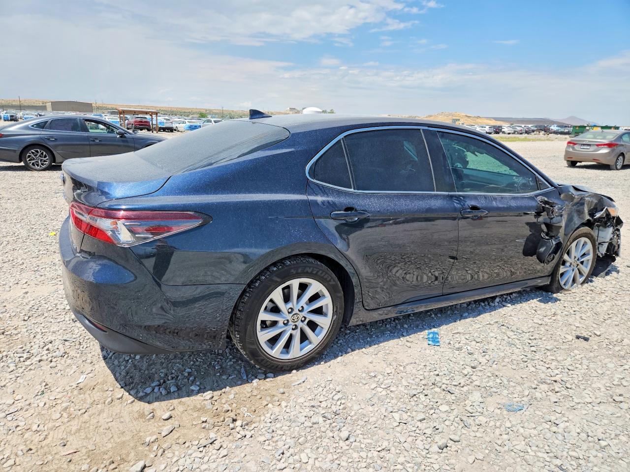 2021 TOYOTA CAMRY LE — снимка 3