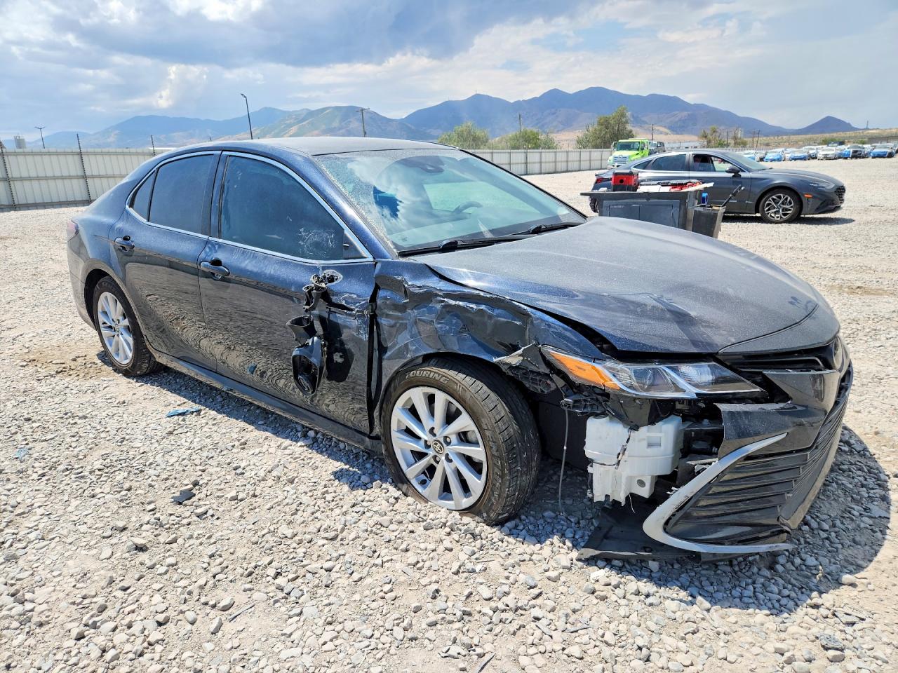 2021 TOYOTA CAMRY LE — снимка 4